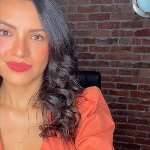 Meet your Posher, Marcela